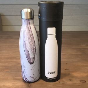 Brand new Swell Bottle (Lily wood)